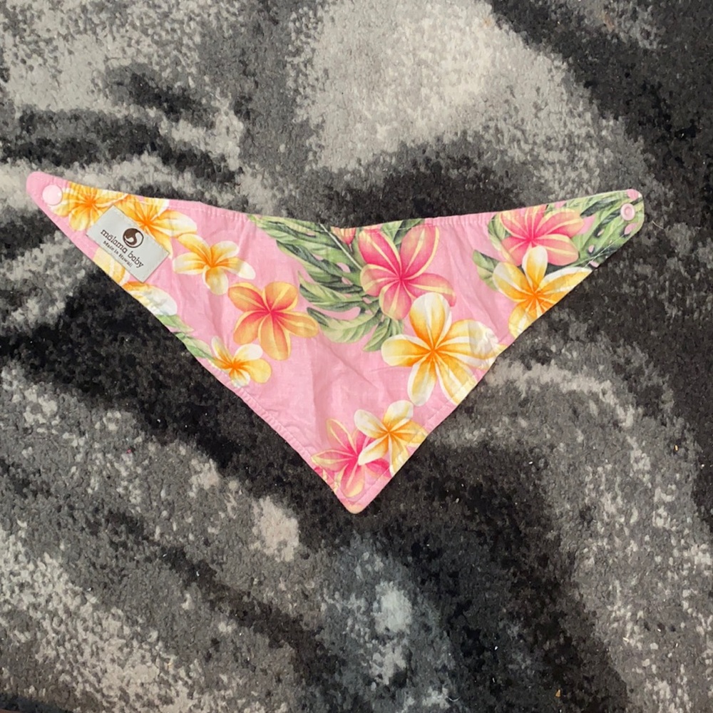 Hawaiian print baby bib